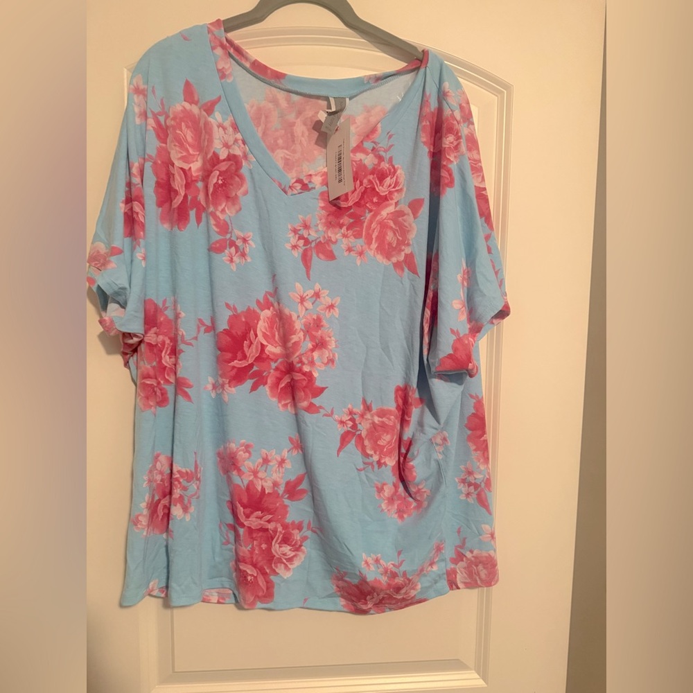 Floral V-Neck Women's Top - mint/pink